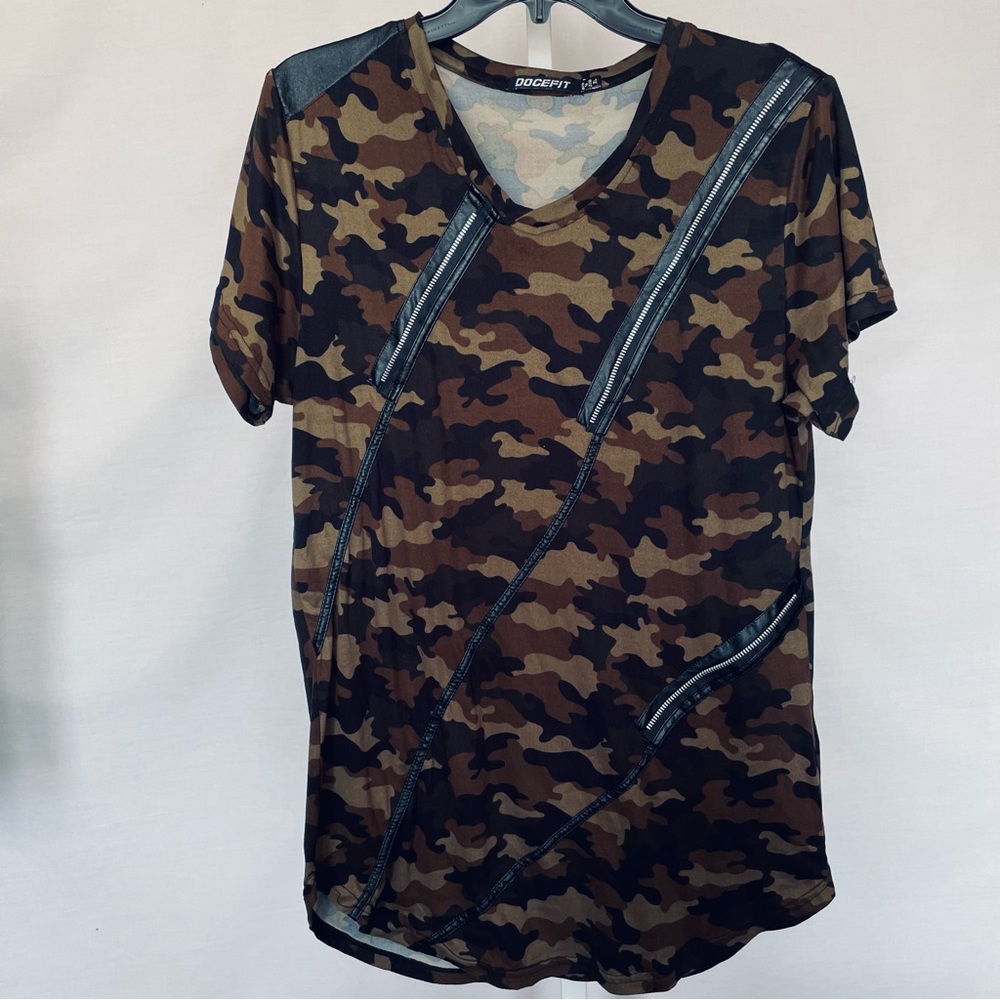 Docefit Camouflage Women’s T-Shirt /Top with Faux Leather & Zipper Accen…